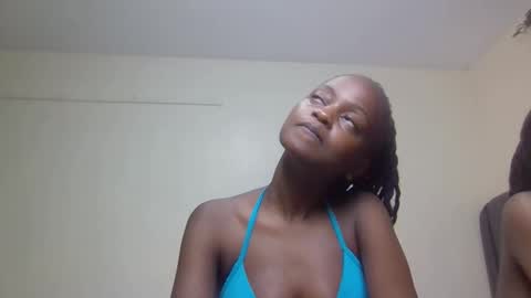 Snapshot of mona_luv1 chatting on 18, 9, 2025 Mona online show from 18, 9, 2025
