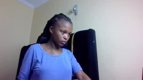 Snapshot of mona_luv1 chatting on 7, 10, 2025 Mona online show from 7, 10, 2025
