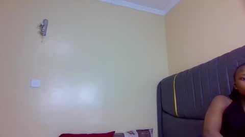 Snapshot of mona_luv1 chatting on 8, 10, 2025 Mona online show from 8, 10, 2025