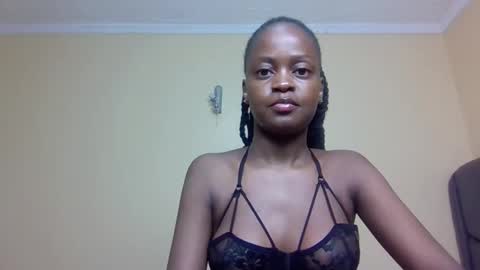 Snapshot of mona_luv1 chatting on 8, 10, 2025 Mona online show from 8, 10, 2025