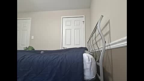 moneyboysaveg584 online show from 14, 4, 2026