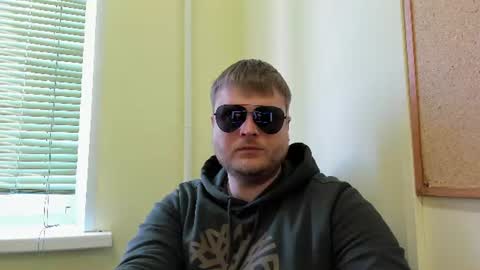 Snapshot of moneycumshot chatting on 19, 6, 2026 Alex online show from 19, 6, 2026
