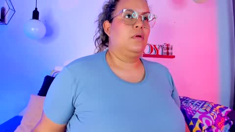 aleja      independent model       online show from 17, 1, 2025