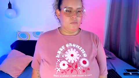 aleja      independent model       online show from 30, 1, 2025
