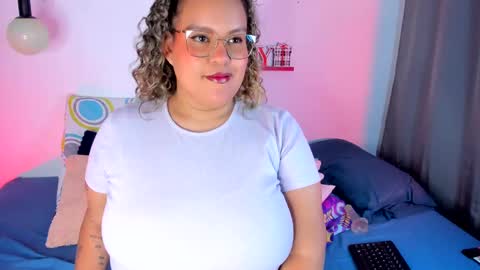 aleja      independent model       online show from 16, 2, 2025