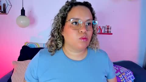 aleja      independent model       online show from 21, 2, 2025