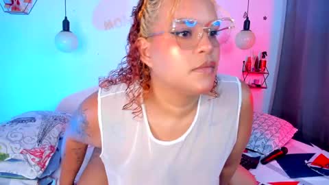 aleja      independent model       online show from 1, 4, 2026