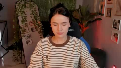 monica online show from 15, 4, 2026