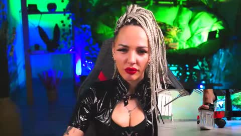 Monika online show from 1, 3, 2025