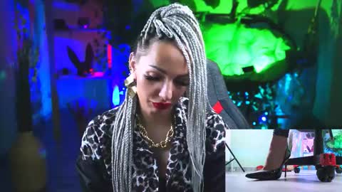 Monika online show from 6, 3, 2025