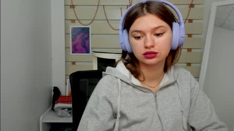 Monika online show from 25, 2, 2025