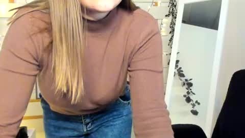 Monika online show from 25, 11, 2025