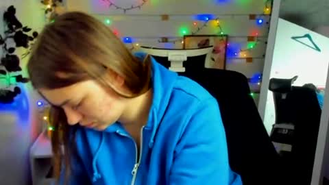 Monika online show from 15, 4, 2026