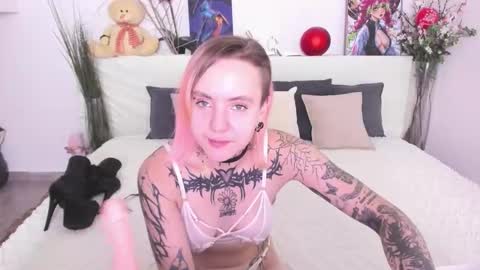 monikalowww online show from 24, 9, 2025