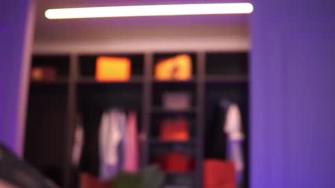 Moni online show from 9, 10, 2025