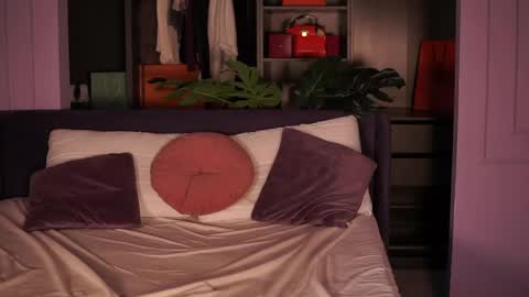 Moni online show from 20, 4, 2026