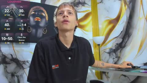 Snapshot of mono_blonde chatting on 19, 5, 2026 mono_blonde online show from 19, 5, 2026