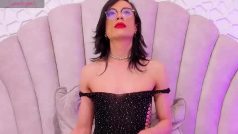 Snapshot of monsterhole91 chatting on 17, 12, 2024 Linda Darling online show from 17, 12, 2024