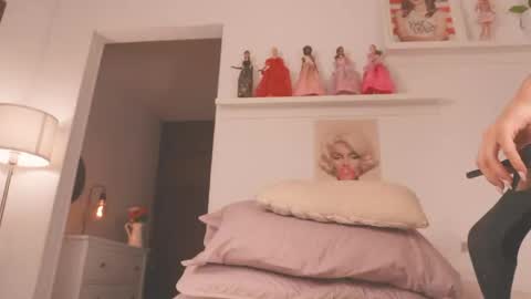 Snapshot of moon_angels chatting on 27, 5, 2026 Angels online show from 27, 5, 2026