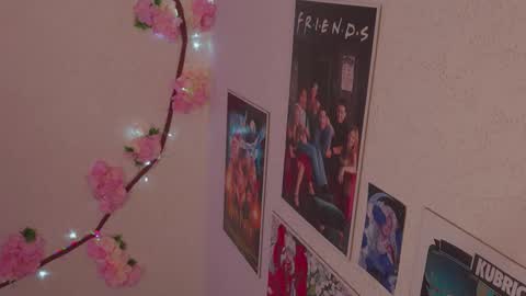 Im a independent model  Welcome online show from 29, 3, 2026