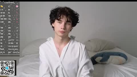 Snapshot of moon_gloww chatting on 11, 2, 2026 moon_gloww online show from 11, 2, 2026