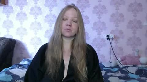 moon_linght000 online show from 3, 6, 2026