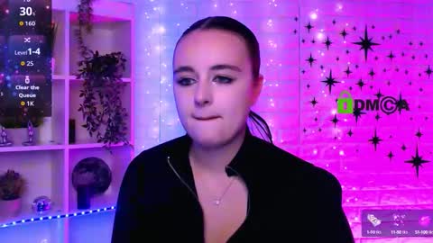 moon_sana online show from 15, 10, 2025