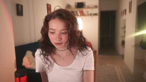 Snapshot of moonfaced_ chatting on 30, 5, 2026 Ann online show from 30, 5, 2026