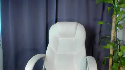 moonie_baddie31 online show from 6, 1, 2026