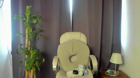 moonie_baddie31 online show from 8, 1, 2026