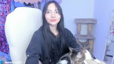 MOON  online show from 18, 7, 2026