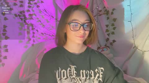 Snapshot of moonlight__lovers chatting on 4, 12, 2024 Dana online show from 4, 12, 2024