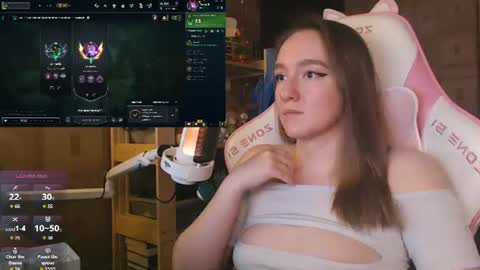 Snapshot of moonlish_siren chatting on 21, 7, 2026 Katrin online show from 21, 7, 2026