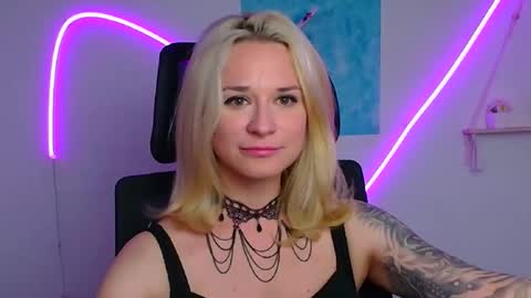 Snapshot of moonsusanna chatting on 2, 5, 2026 Susanna online show from 2, 5, 2026