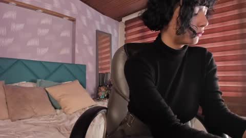 Michelle online show from 2, 2, 2025