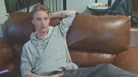 Snapshot of moose6810 chatting on 17, 12, 2024 M00SE online show from 17, 12, 2024