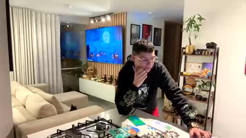   online show from 29, 10, 2025