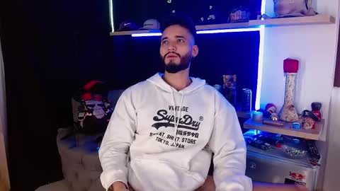 Snapshot of morgann_jones chatting on 6, 3, 2025 morgan online show from 6, 3, 2025