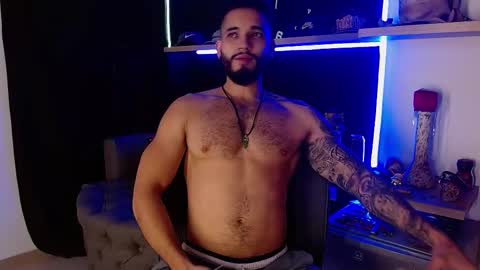 Snapshot of morgann_jones chatting on 8, 3, 2025 morgan online show from 8, 3, 2025