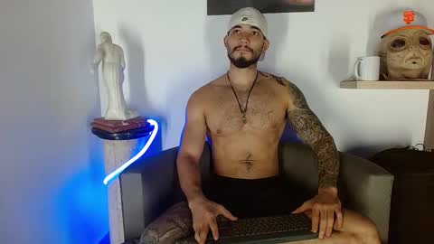 Snapshot of morgann_jones chatting on 1, 10, 2025 morgan online show from 1, 10, 2025