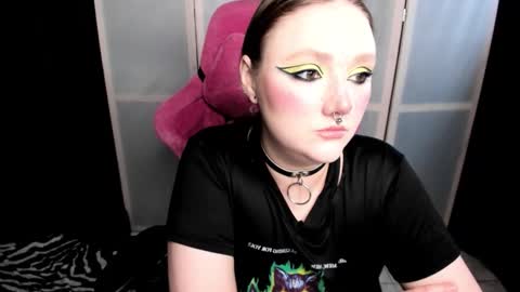 Snapshot of motorkate chatting on 24, 10, 2025 motorkate online show from 24, 10, 2025