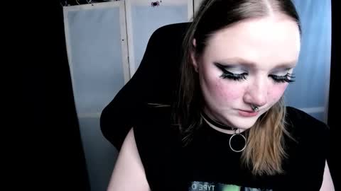 Snapshot of motorkate chatting on 14, 11, 2025 motorkate online show from 14, 11, 2025