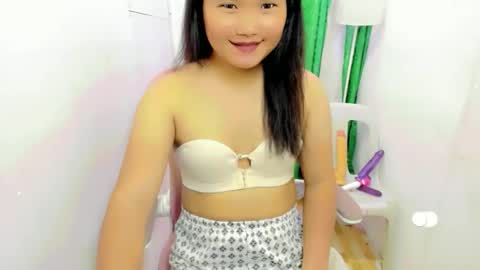 Snapshot of mountain_girl88 chatting on 7, 11, 2025 casandra online show from 7, 11, 2025