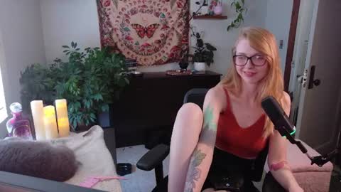 Snapshot of mousiegirl chatting on 4, 8, 2026 Mousie online show from 4, 8, 2026