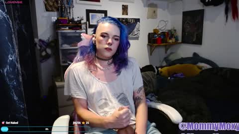 Snapshot of moxynverve chatting on 14, 12, 2024 Moxy online show from 14, 12, 2024