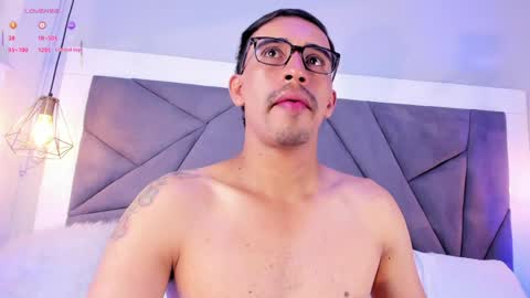 Snapshot of mr_aaronn chatting on 25, 4, 2026 Aaronn online show from 25, 4, 2026