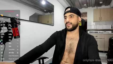 Snapshot of mr_chr1s chatting on 12, 10, 2025 chris online show from 12, 10, 2025