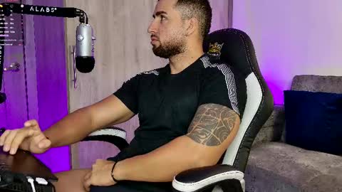 Snapshot of mr_david_cox chatting on 17, 2, 2025 David online show from 17, 2, 2025