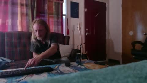 Snapshot of mr_happy12 chatting on 8, 9, 2025 mr_happy12 online show from 8, 9, 2025