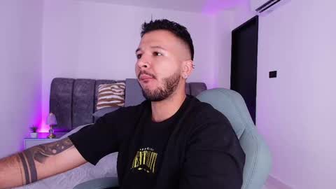 MIKEE online show from 19, 11, 2025